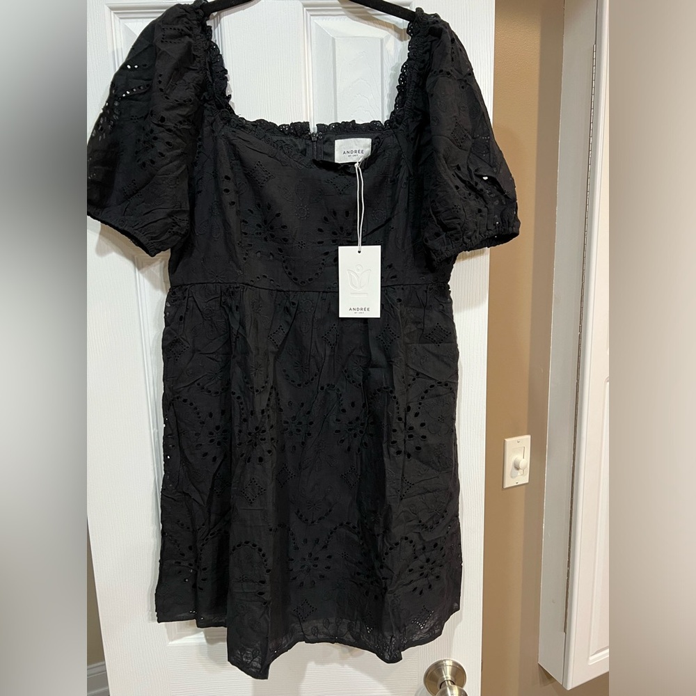 NWT Women’s Black Puff Sleeve elastic waist dress size M